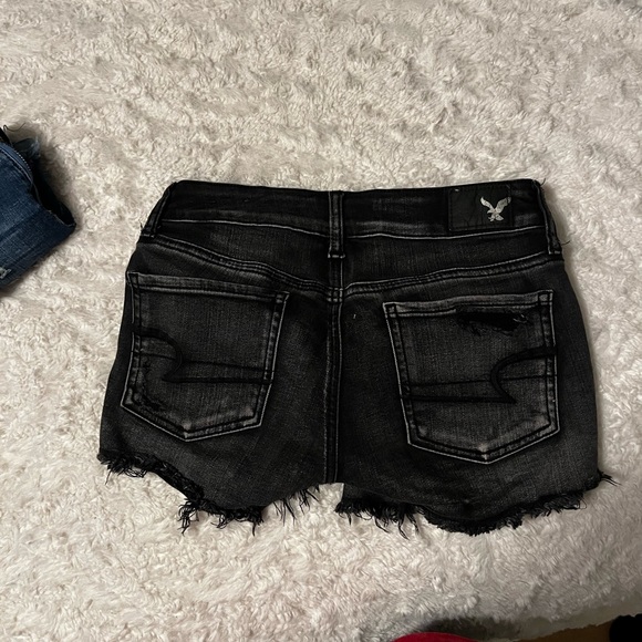 AE Black Distressed Jean Shorts - Picture 2 of 3